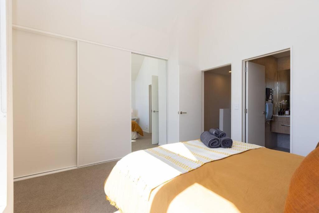 Inner City Luxury With Free Parking Christchurch Exterior photo