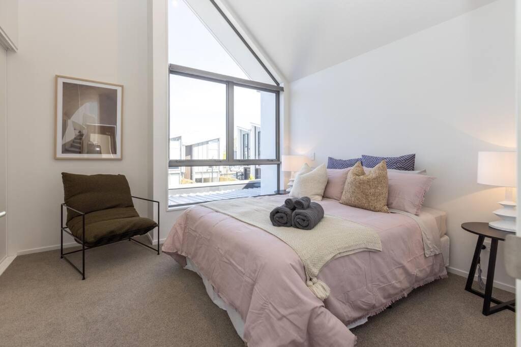 Inner City Luxury With Free Parking Christchurch Exterior photo